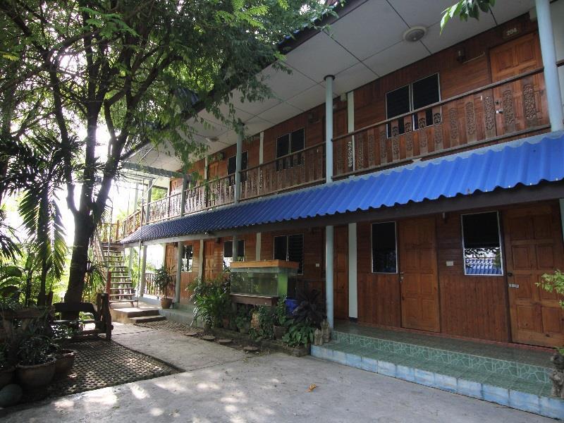 T&T Hostel Kanchanaburi Exterior foto